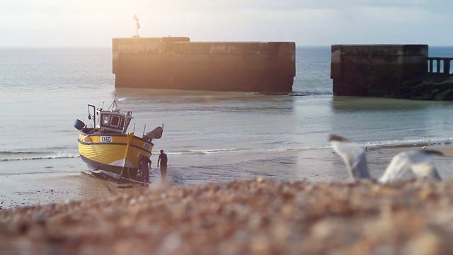 Sea Chairs, We can transform the negative into positive / Ocean Great Ideas